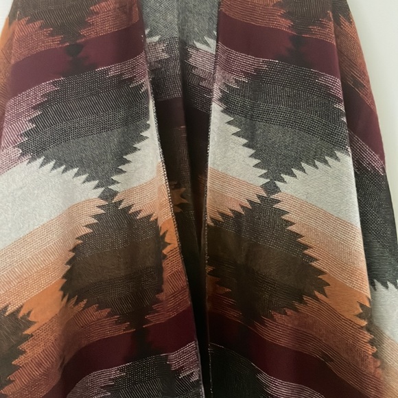 Aztec Knit Shawl, no size, worn once! - Picture 2 of 3
